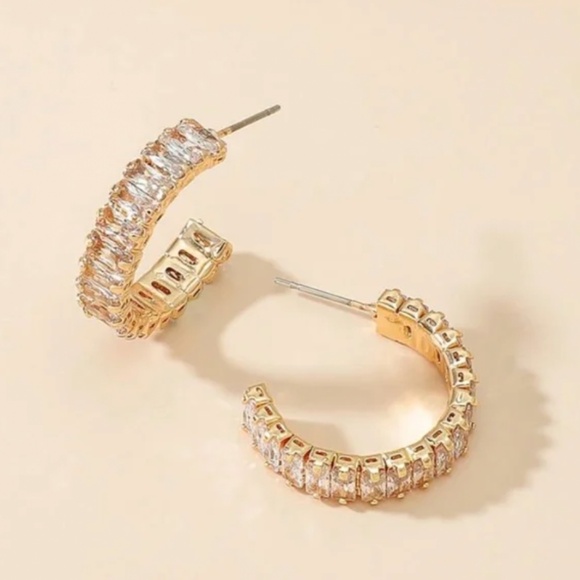 ✨ FREE Baguette Faux Crescent Boho Peasant Hipster Hippie Art Deco Hoop Earrings - Picture 2 of 3